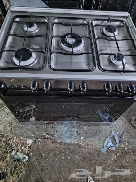 Gas ovens in excellent condition with no defects, comes with one-month warranty63170127572739111