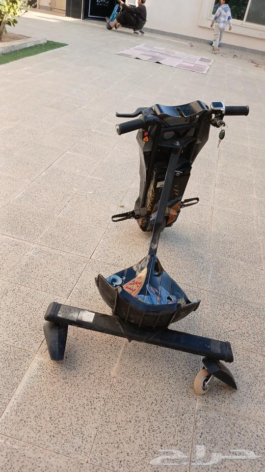 Black electric scooter for sale63168743079298113