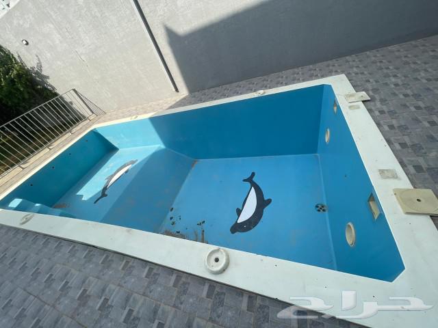 مسبح فايبر شبه جديد تم تركيبه ولم يستخدم مع جميع الملحقات631659087632661111