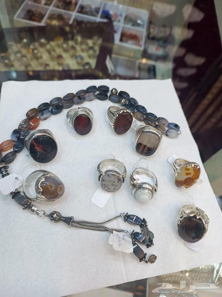Silver rings, prayer beads, and agate stones63165915905282111
