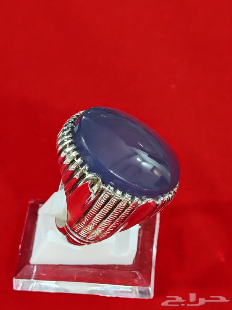 A purple Yemeni agate ring63214174784641112