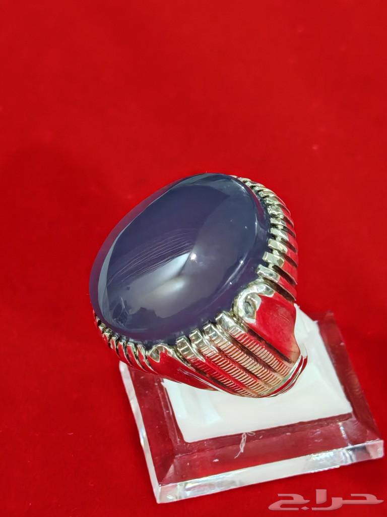 A purple Yemeni agate ring63214174784641111