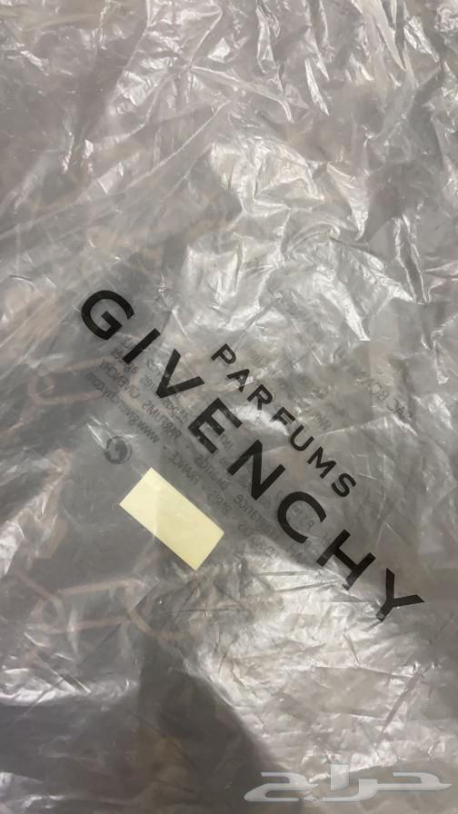 A new Givenchy bag63165460336514112