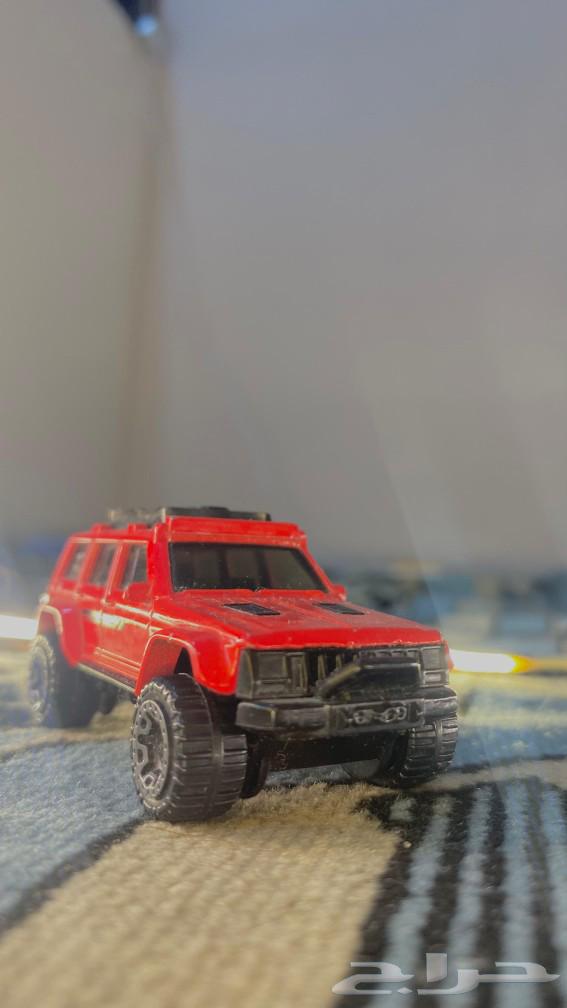 For sale, Jeep Cherokee model 96 figurine63617405498241111