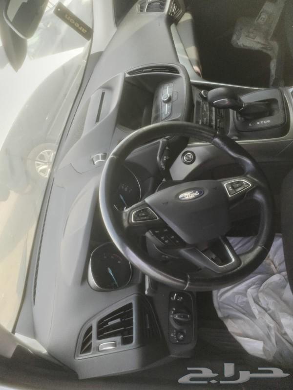 Jeddah Al-Hamdaniya Car Spare Parts for Sale American Ford Escape63141211170434113