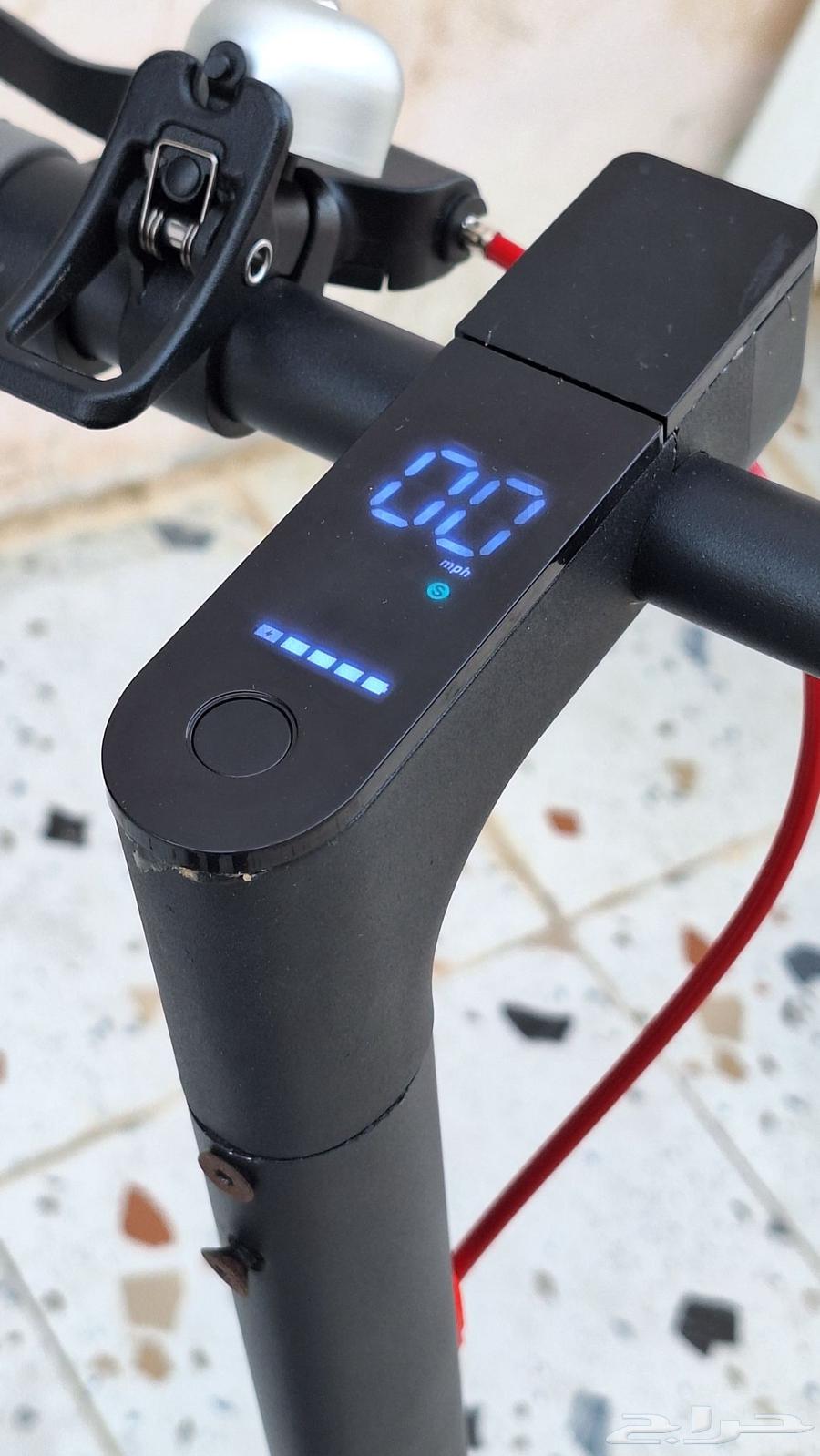 Electric scooter for sale for 450, it is 3 months old, bought from Noon for 700.63090367496962114