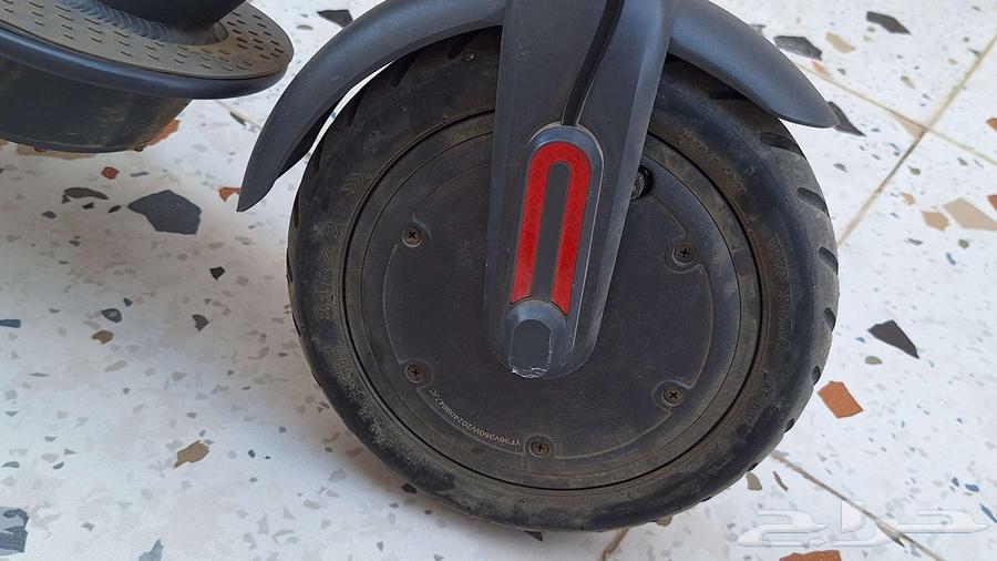 Electric scooter for sale for 450, it is 3 months old, bought from Noon for 700.63090367496962112