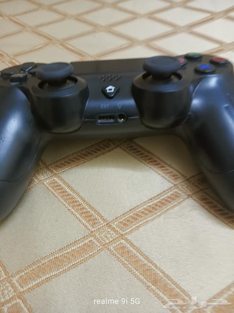 PlayStation 4 controller63090726264578112