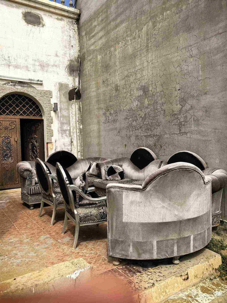 Wooden chairs and sofas for sale63087568838658112