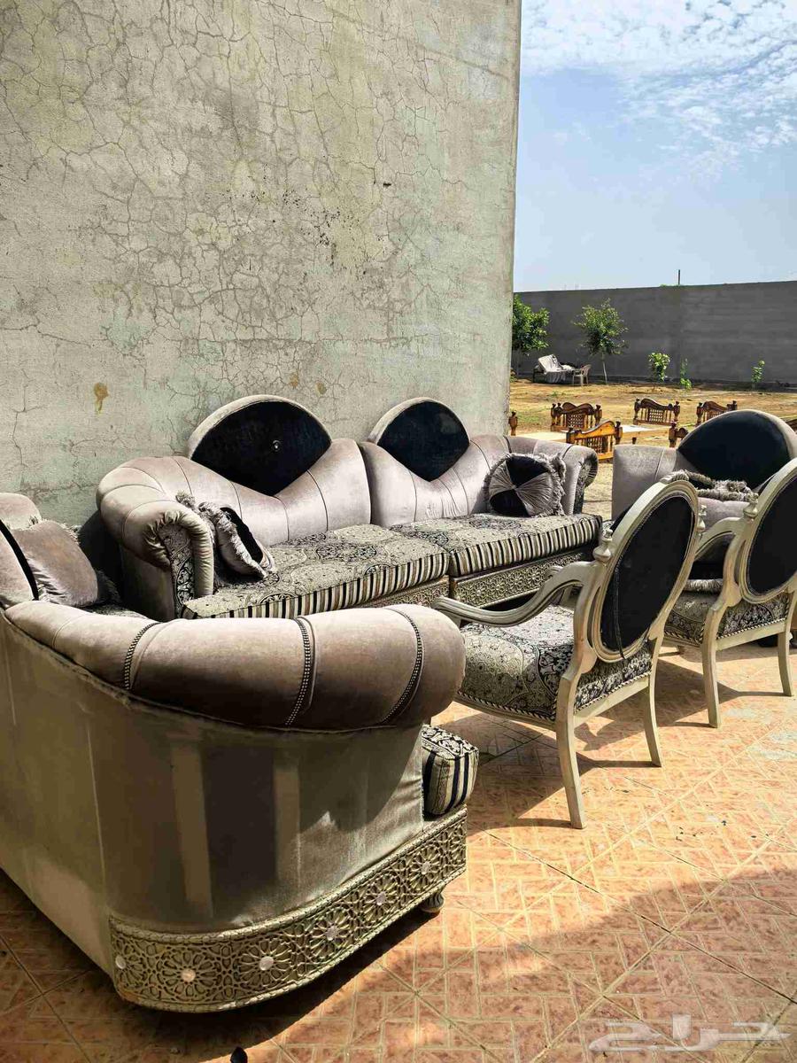 Wooden chairs and sofas for sale63087568838658111