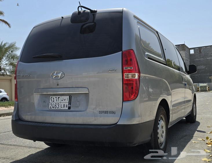 Hyundai H1 5-seater half cargo63135030243841112