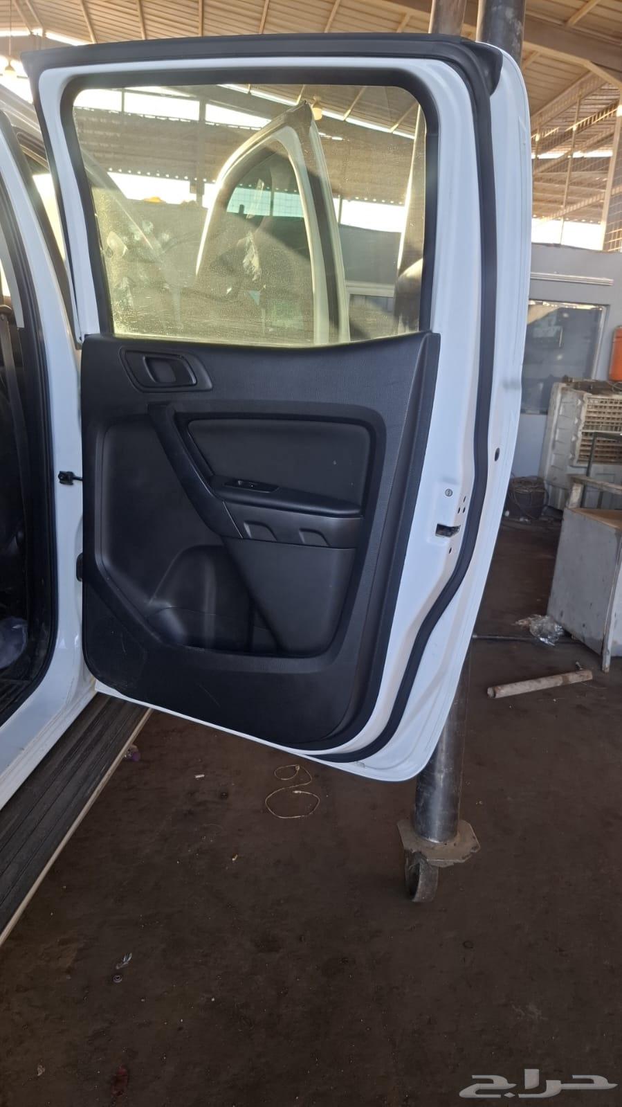 Ford Ranger for sale, engine damaged, has a pump.63132138307843113