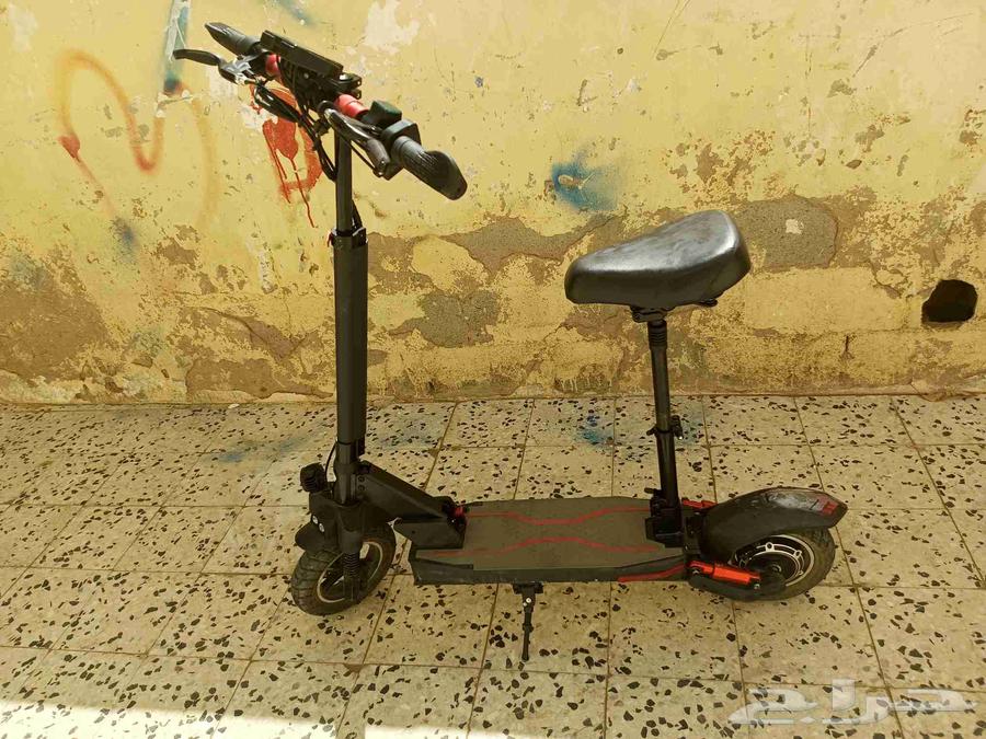Monster scooter63085120498562112