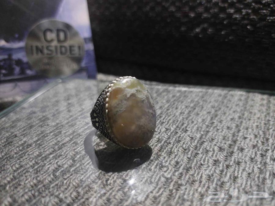 Two Onyx Rings from Yemen as a Gift63086398138114118