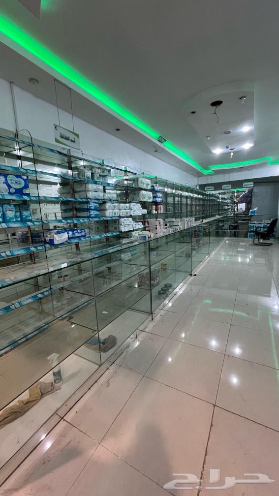 زجاج صيدليه متكامل مع طاولات للبيع اسعر انهار 2500630173564917791118