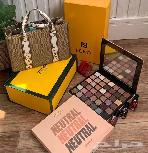 Fendi bag, excellent material, with wonderful gifts including delivery and shipping63086824158211111