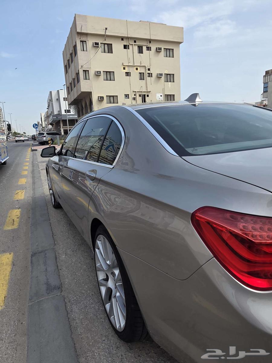 BMW 740, model 2011, fully loaded63125086741890113