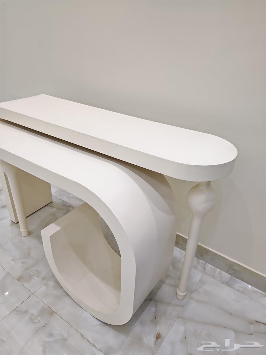 Entrance table. Reception table63081030317827111