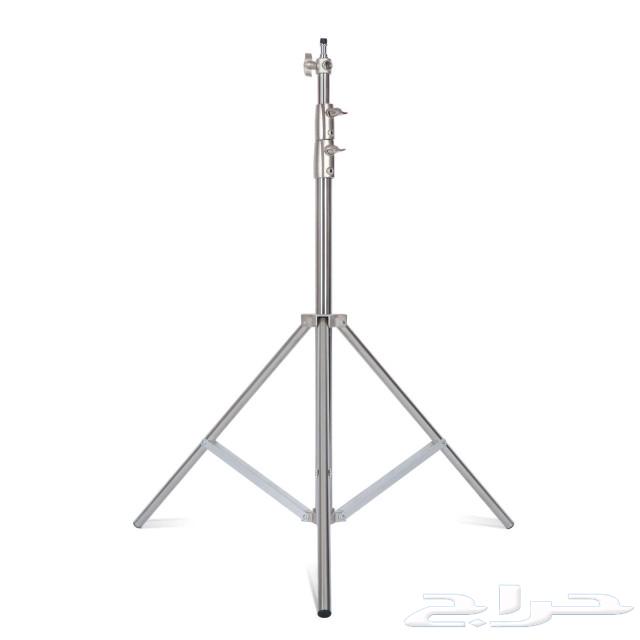 A big and strong steel stand63082299404163111