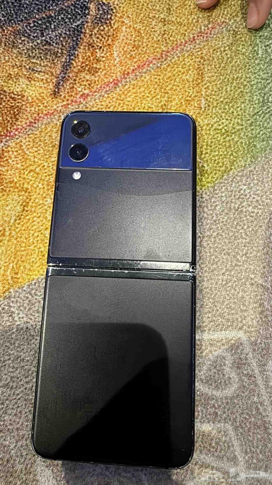 Samsung Flip 3 256 GB accepts exchange for regular iPhone 1363078977255042113
