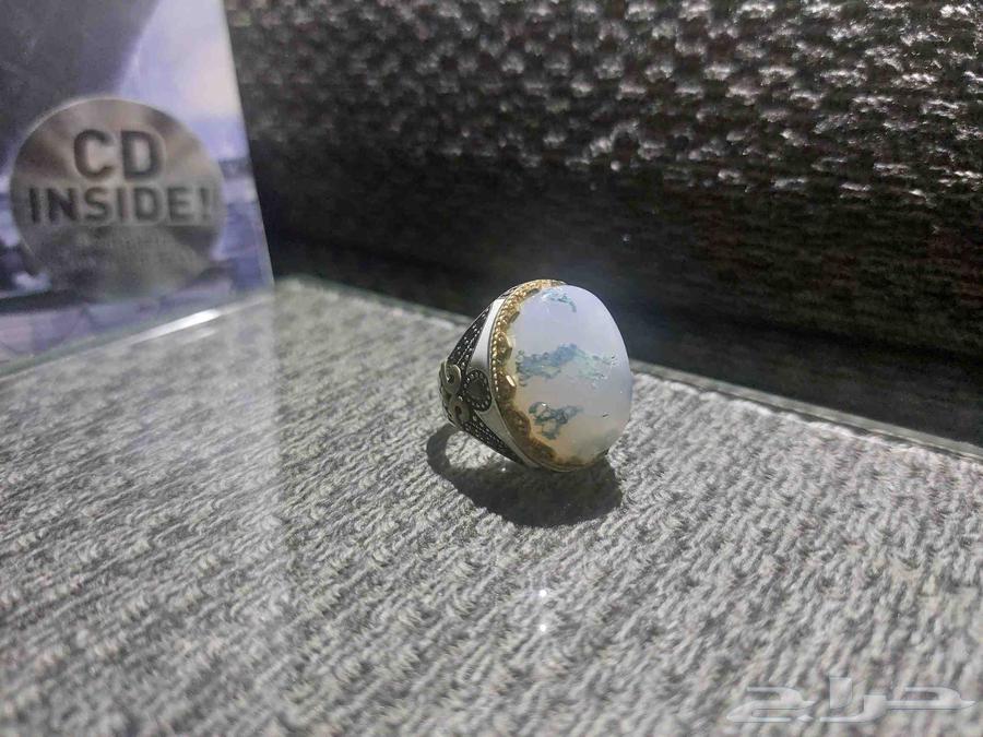 Luxurious ring from the other end63081074481539115