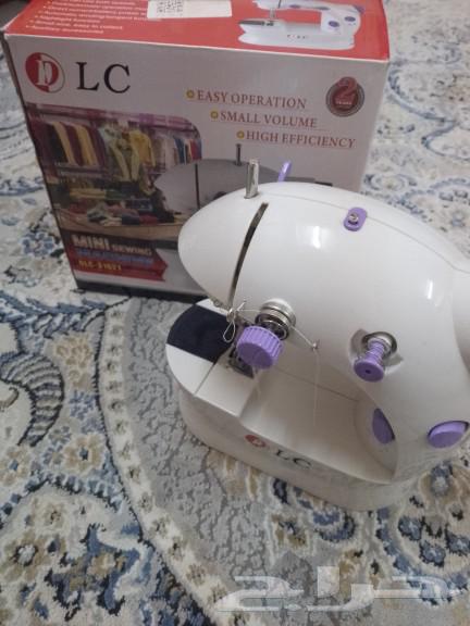 Sewing machine with warranty for 150, I need the money630789454497311116