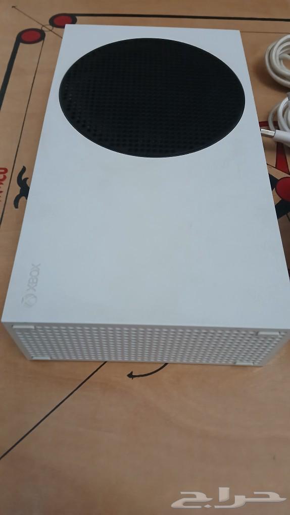 Xbox Series S   2 G7 SE controllers63078547760386112
