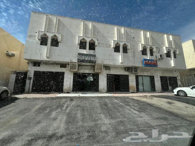 للايجار عماره استثمار بحي المصيف مساحة 900م 5 محلات 8 شقق630781527202571114