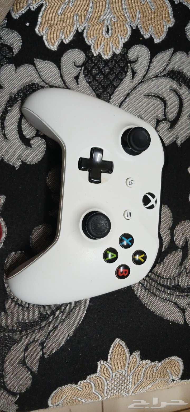 Xbox One controller, used and clean, 130 SAR63078945419394111