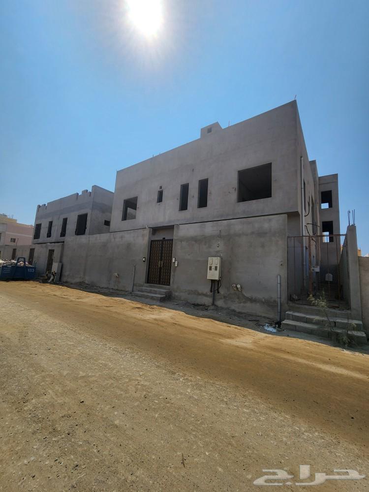 فيلا من الامام دورين وملحق وثلاث شقق خلفيه للبيع63011207031809111