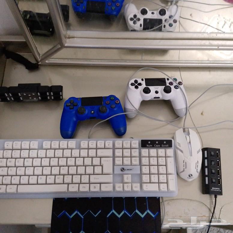 Slick mouse and keyboard, watch, USB port, headset, and 2 hands630797731432981114