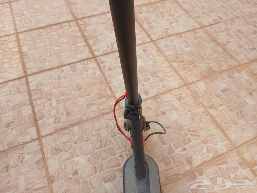 The scooter runs at 70, very fast. It doesn't come with a charger. It stayed with me for two weeks and then I left it.63077784682883111