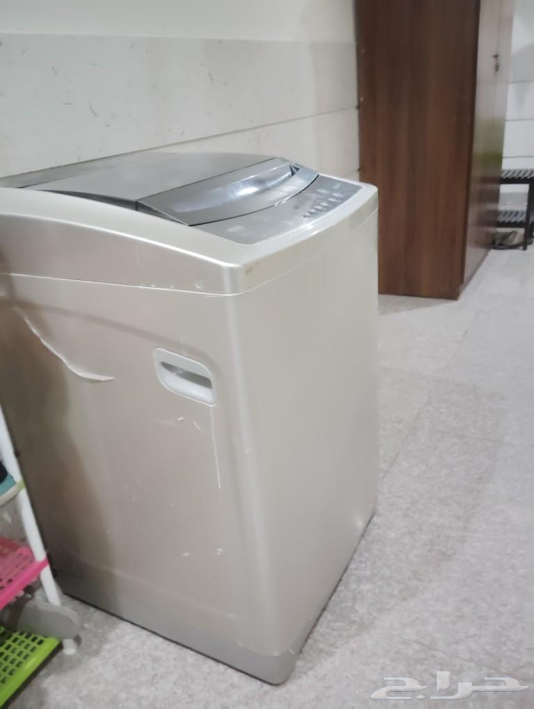 ثلاجة كل شي فيها تمام لازم بس شريحة بيع سريع بسبب التنقل63078178514561114