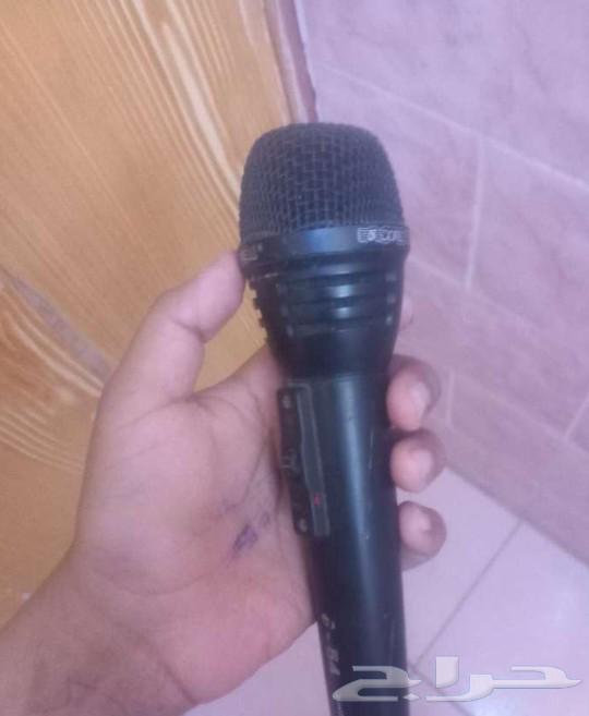 Very original microphone.63075808641921113
