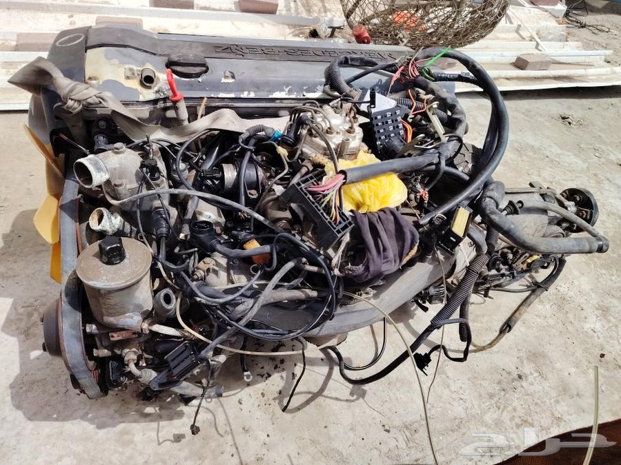 For sale, a Mercedes 300 engine with transmission63108546902657112