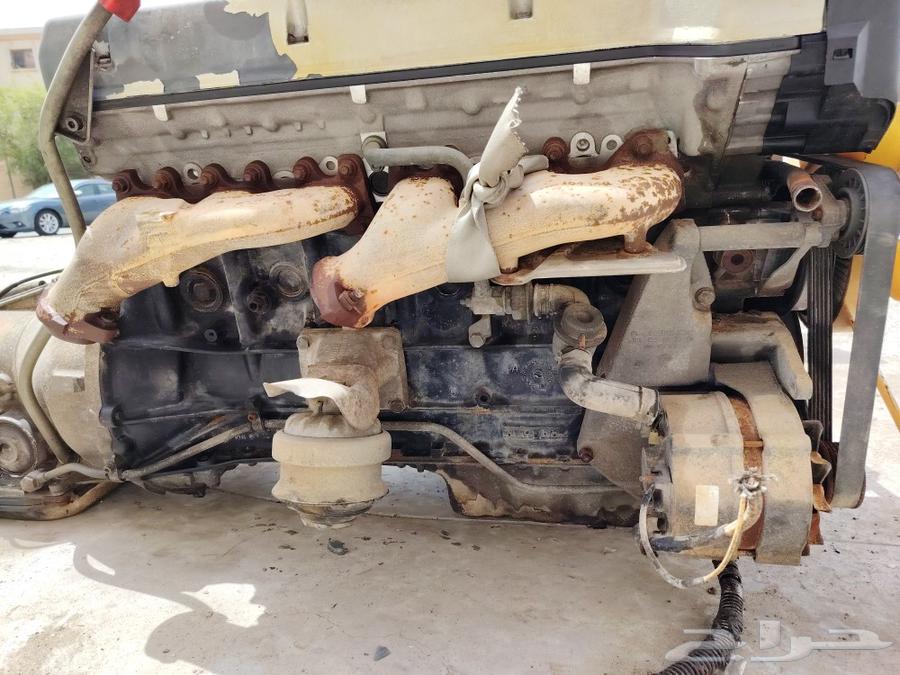 For sale, a Mercedes 300 engine with transmission63108546902657111