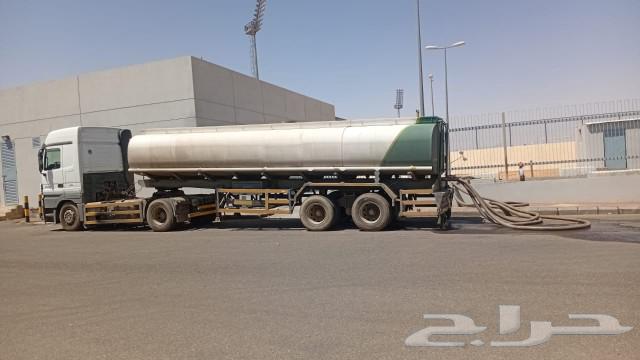 White water suitable for drinking from Al-Shuqaiq wells, Eid Saqr trailer630113545702411113
