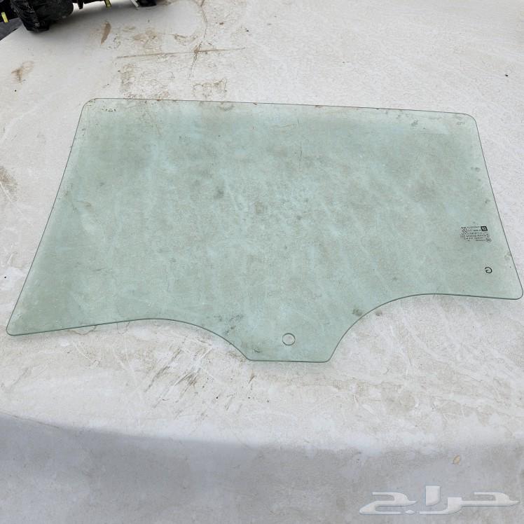 Spark Dynamo Glass Center Rear Right Hand63106642811394114