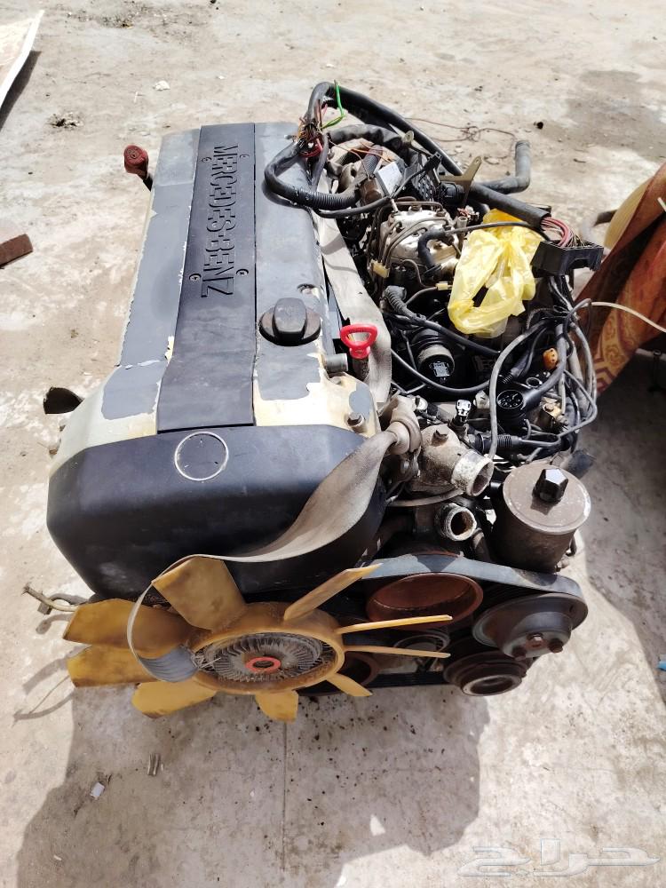For sale, a Mercedes 300 engine with transmission63108546902657113