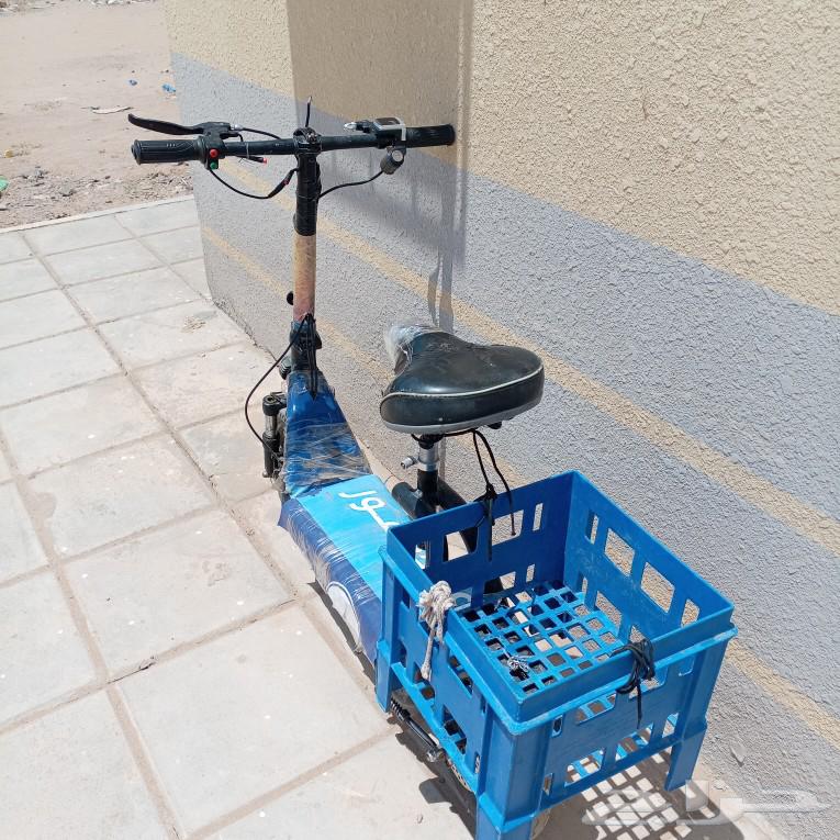 سكوتر مستخدم نضيف على شرط مع شاحنه ومفتاحين الموقع حي الجامع63070908085251112