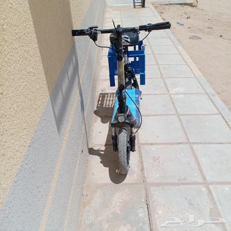 سكوتر مستخدم نضيف على شرط مع شاحنه ومفتاحين الموقع حي الجامع63070908085251112