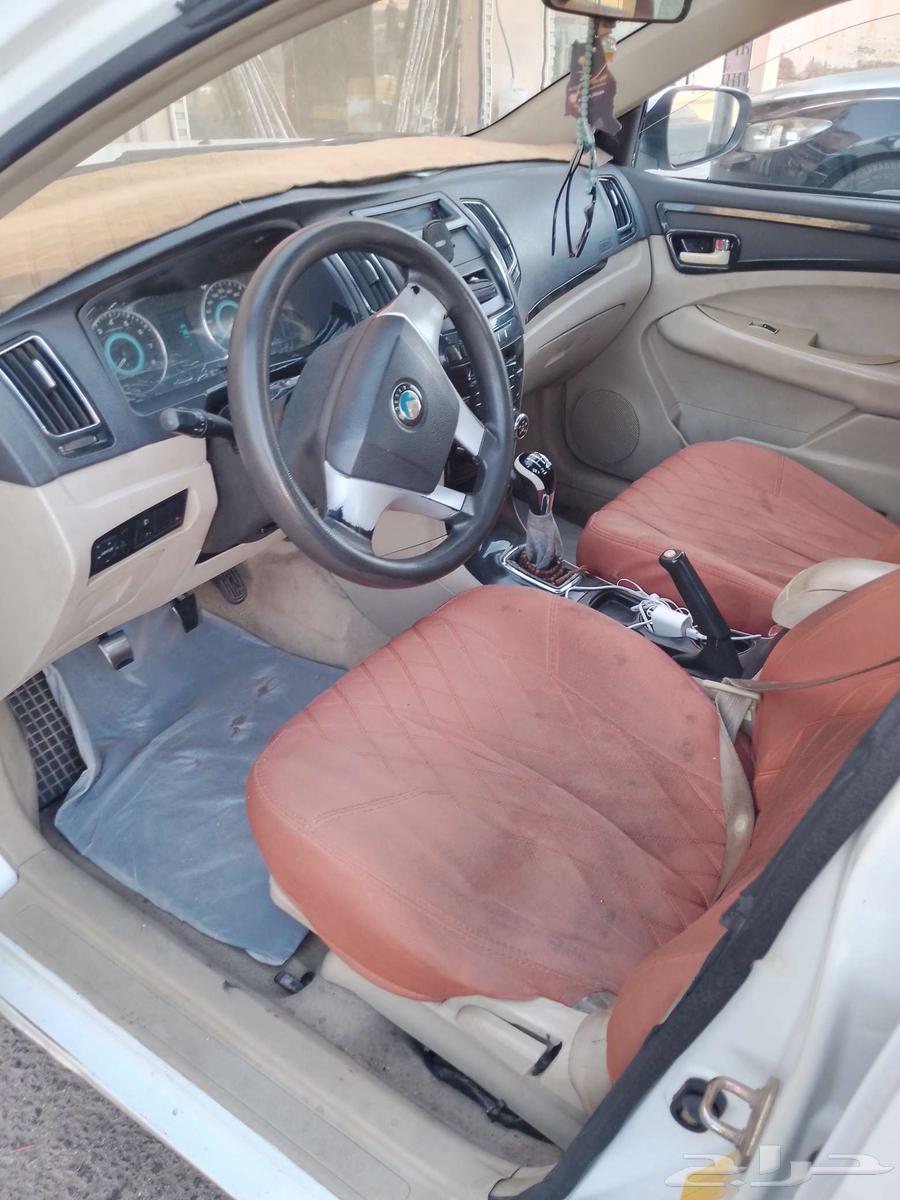 Hello, white Geely car, good engine, air conditioning working, manual transmission63106259279617113