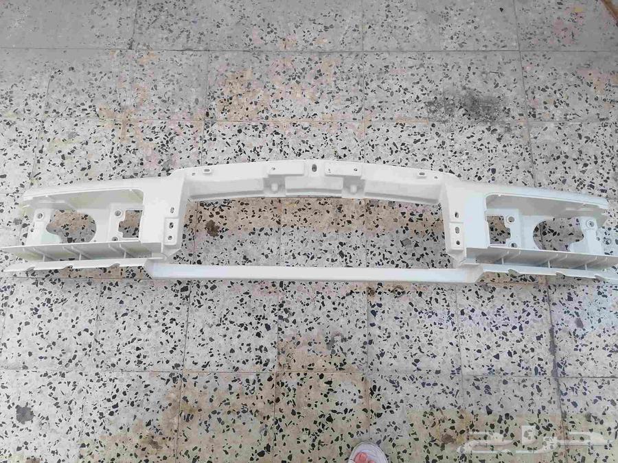 1997 Lincoln Town Car front bumper fiberglass63104404143747111