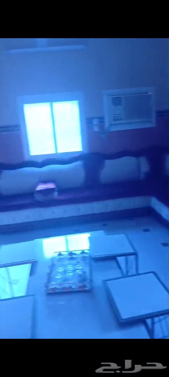 للبيع كنب نظيف جدا جدا63067991502977111