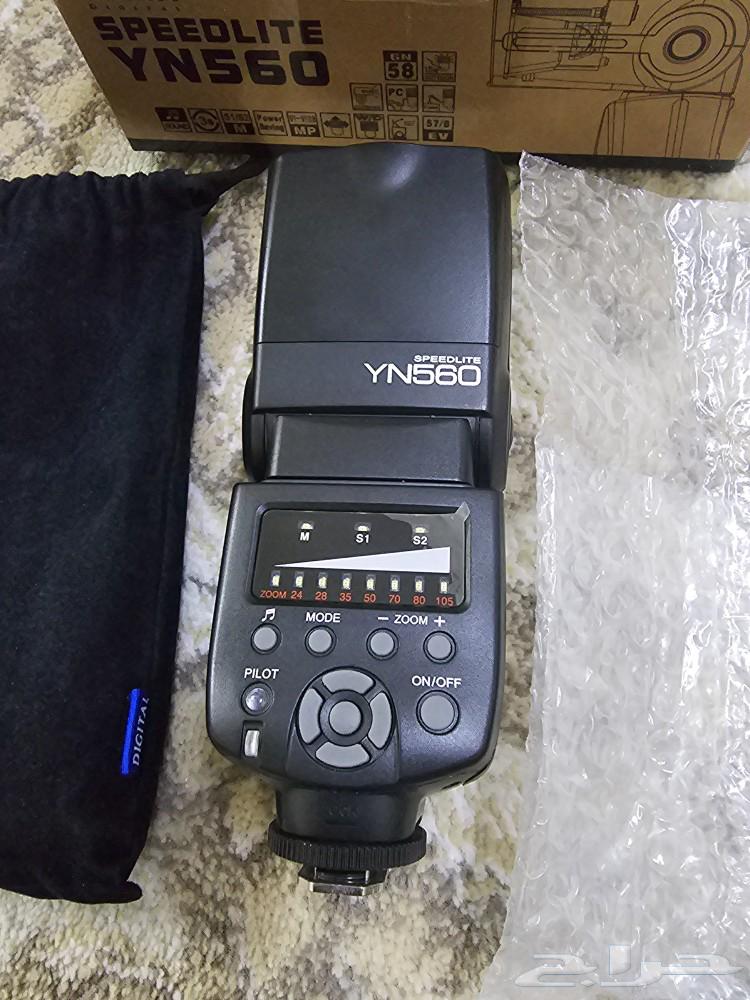 For sale, a complete camera flash with its accessories63069670270593112