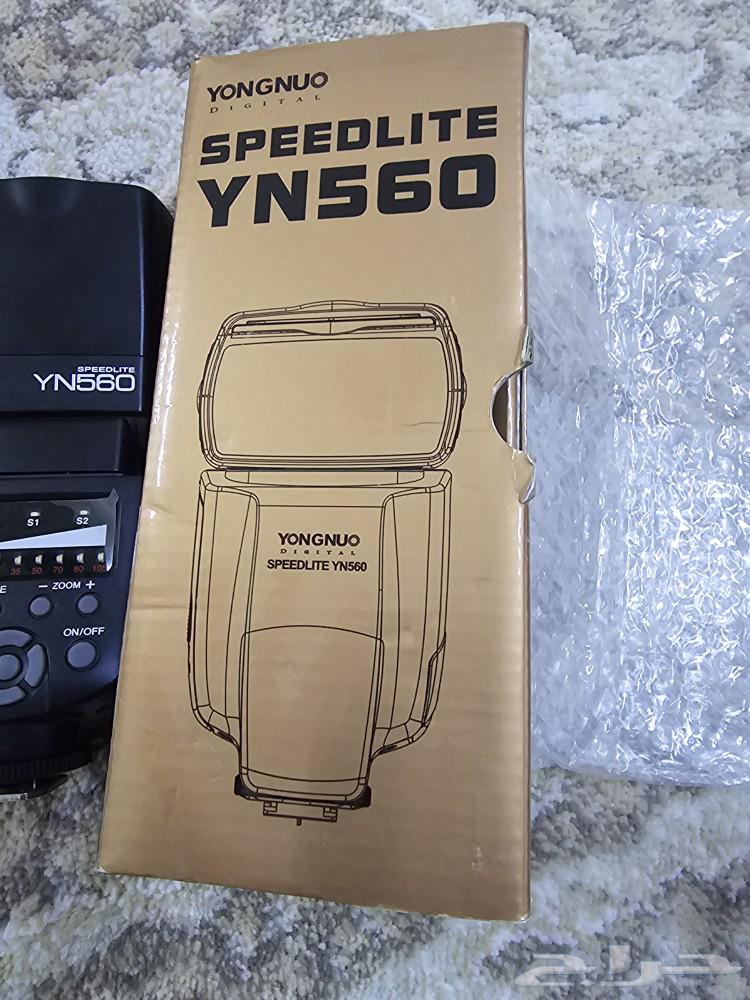 For sale, a complete camera flash with its accessories63069670270593114