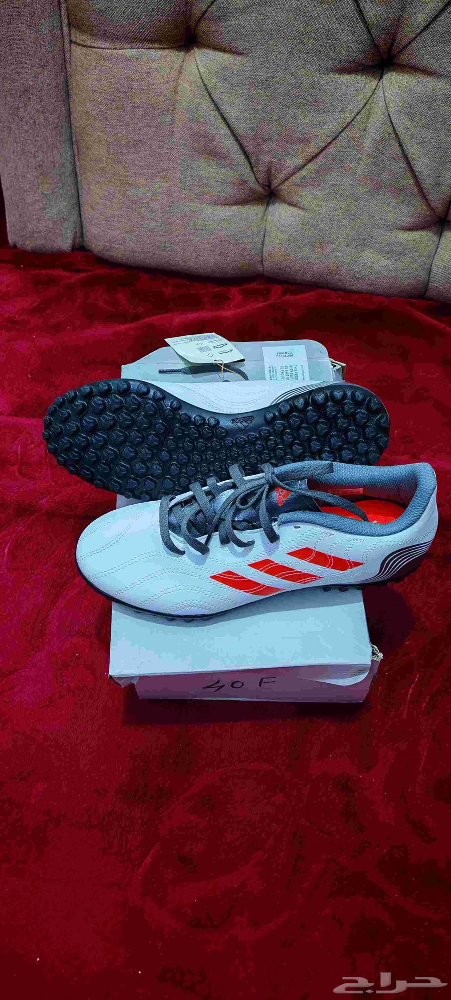 For sale, authentic Adidas football shoes, size 40, made in Indonesia63217534203394111