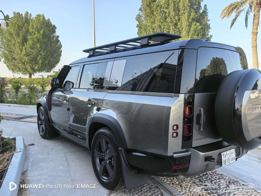 For sale 2024 Land Rover Defender with customs documents63097725370627111