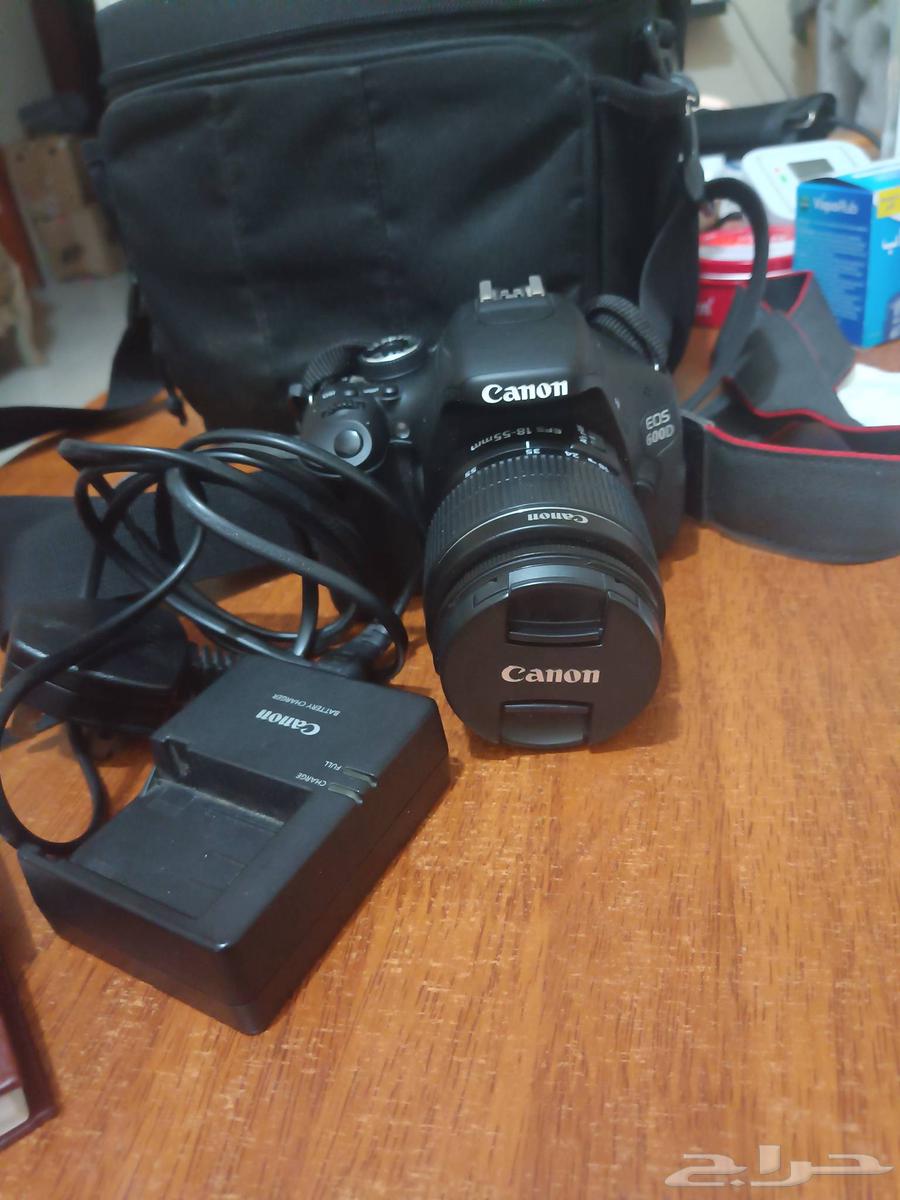 Canon D600 camera, almost new complete with accessories, 900 riyal only63064799440515112