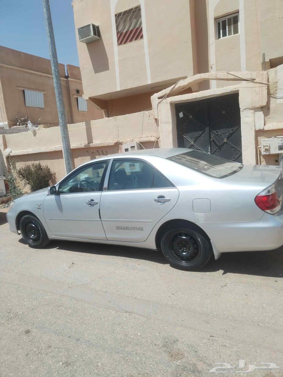 Toyota Camry 2005, inspected two days ago, and the warranty is still valid. The price is 14,000.63099945557634114